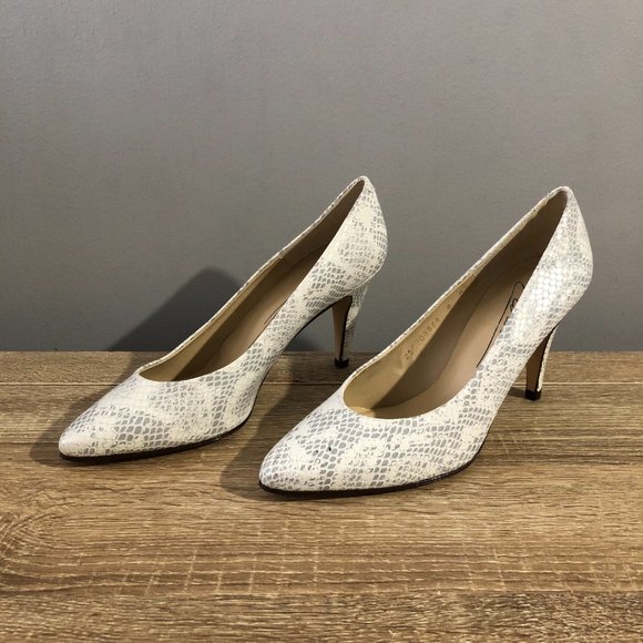 Caressa Womens 8M White/Black snake Design High Heel Pumps - Picture 3 of 8